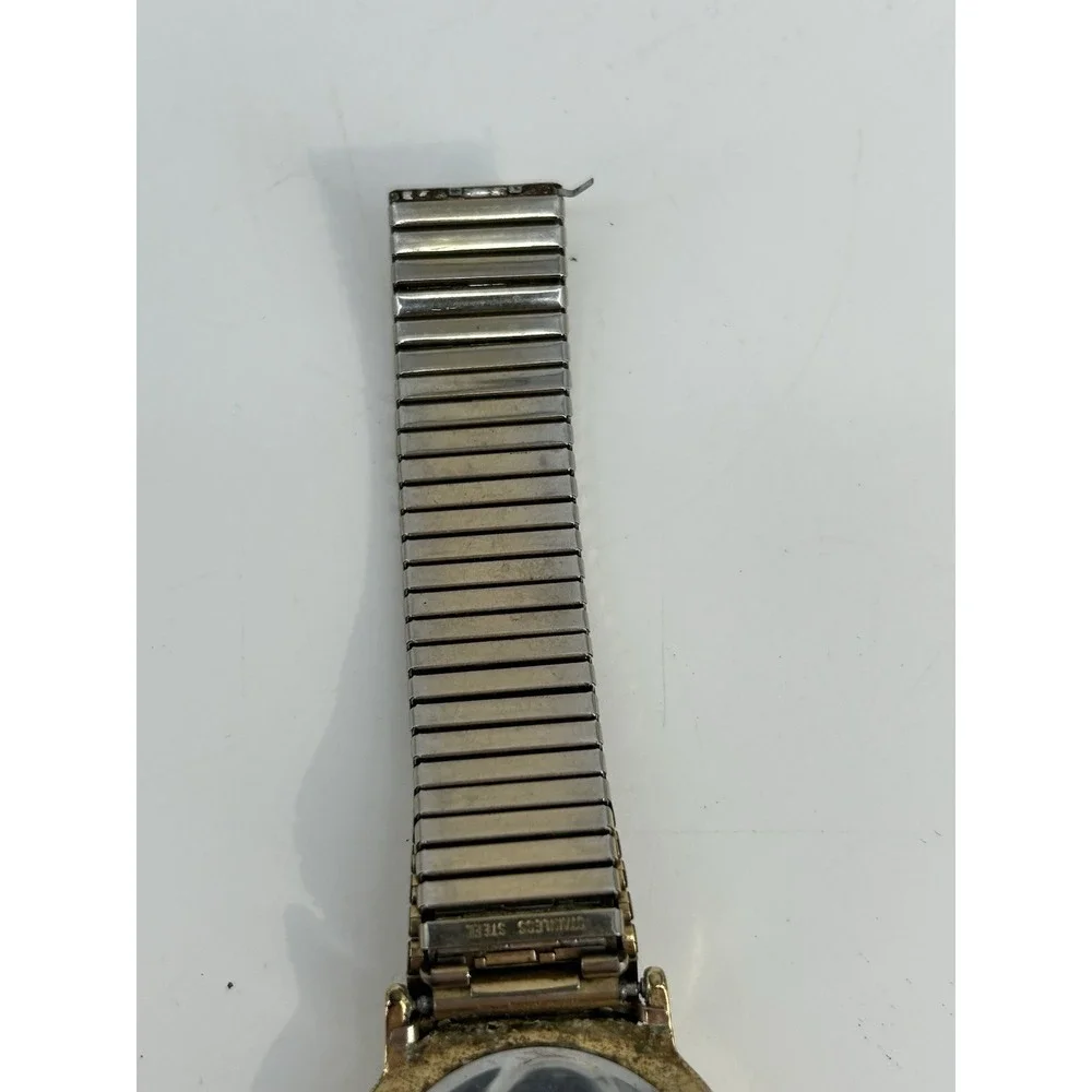 Vintage Mens Timex Quartz Watch Gold Color With Stainless Steel Band